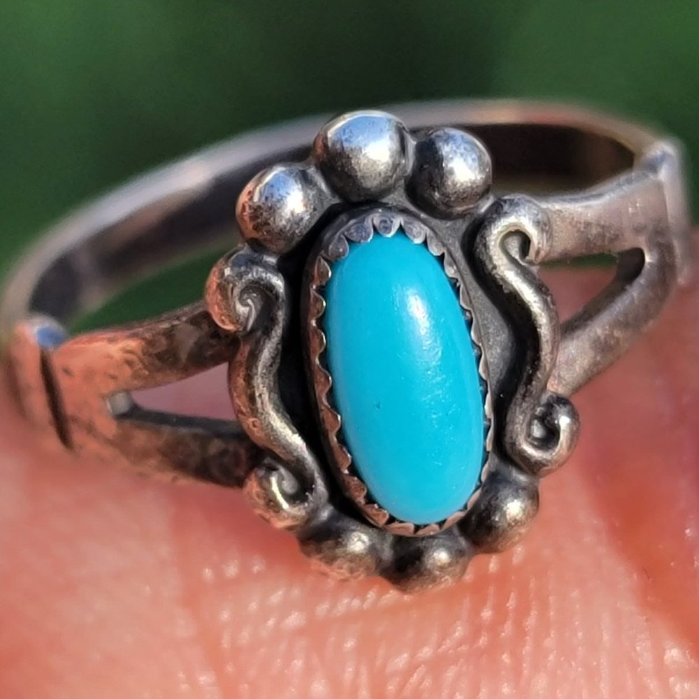 Gorgeous Native American handmade Bell Trading Post sterling turquoise ring